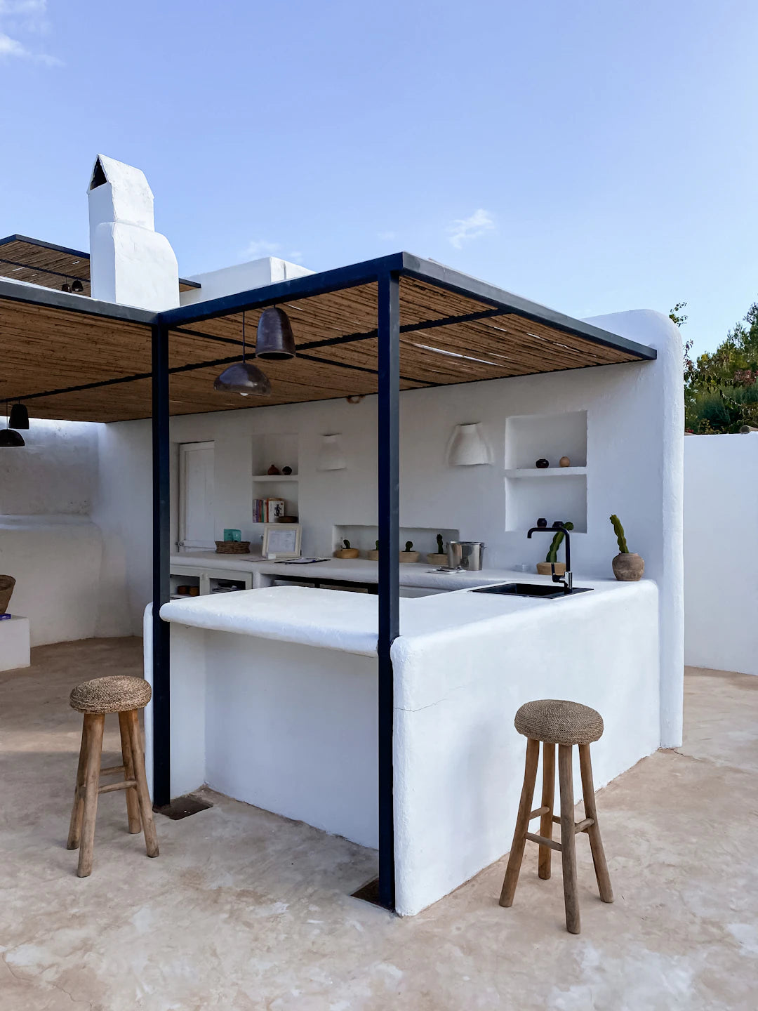 The Amazing Benefits of an Outdoor Kitchen